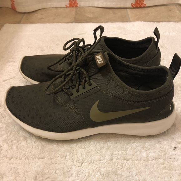 nike dark green sneakers